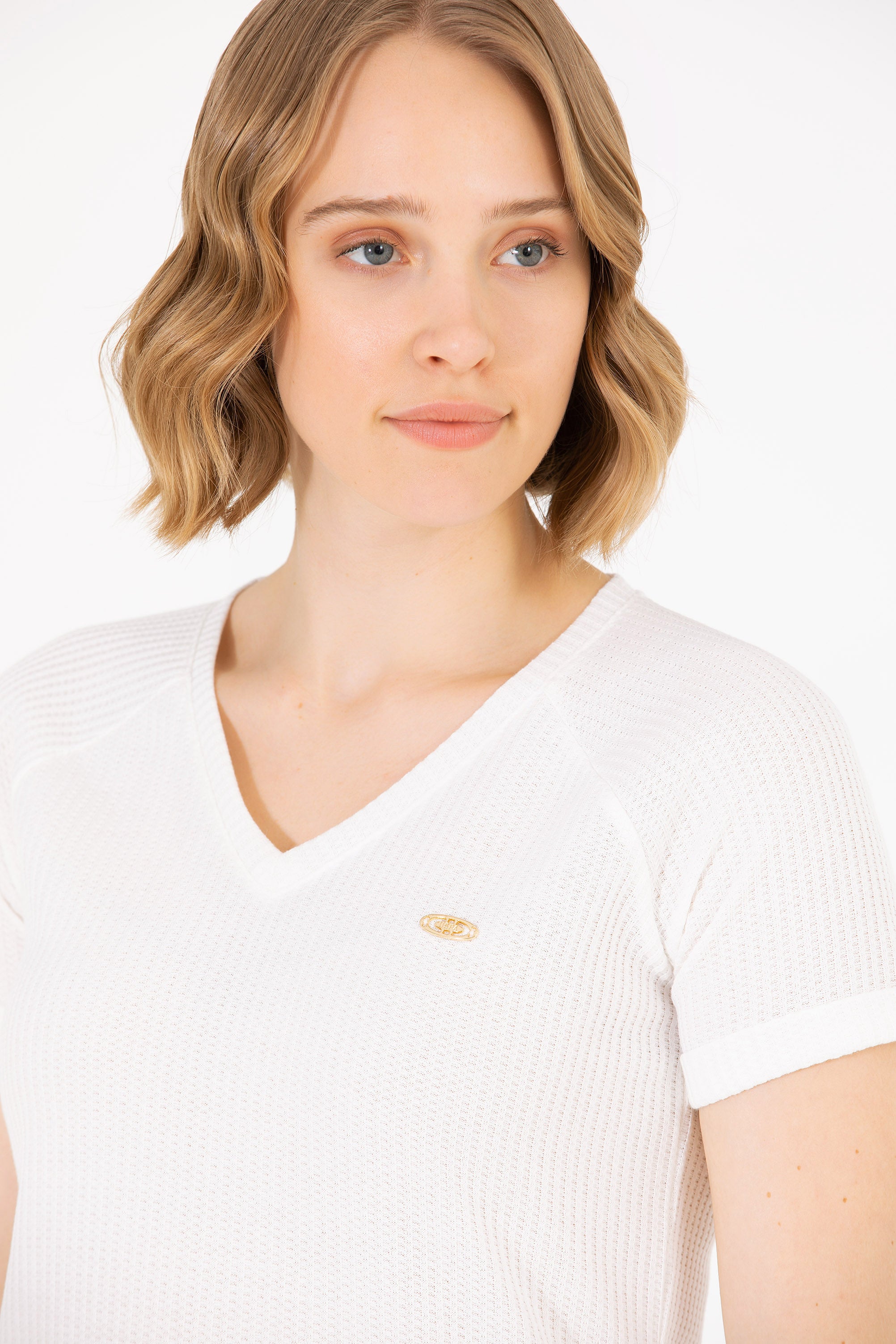 Tricou Slim Fit cu decolteu in V