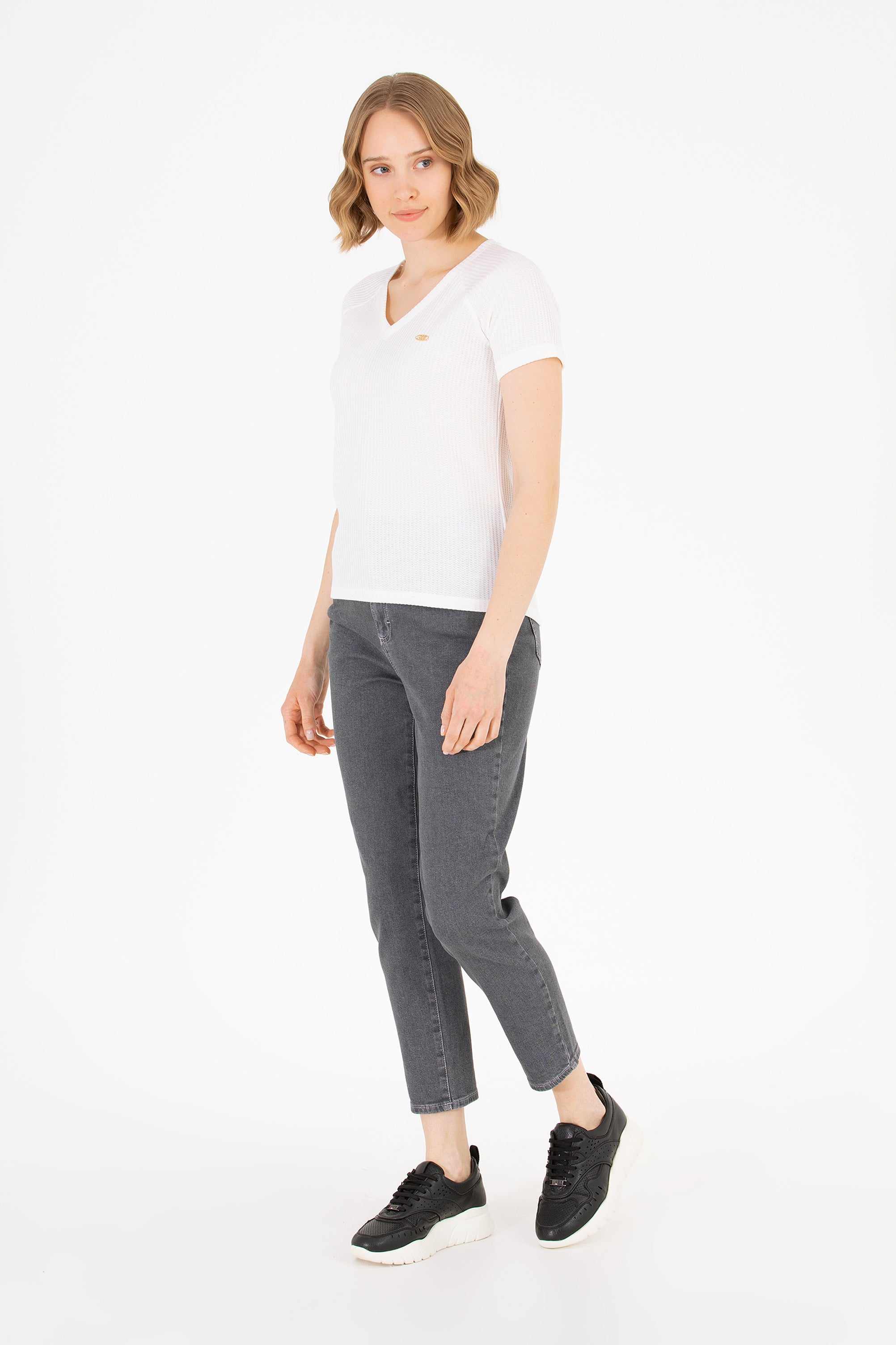 Tricou Slim Fit cu decolteu in V