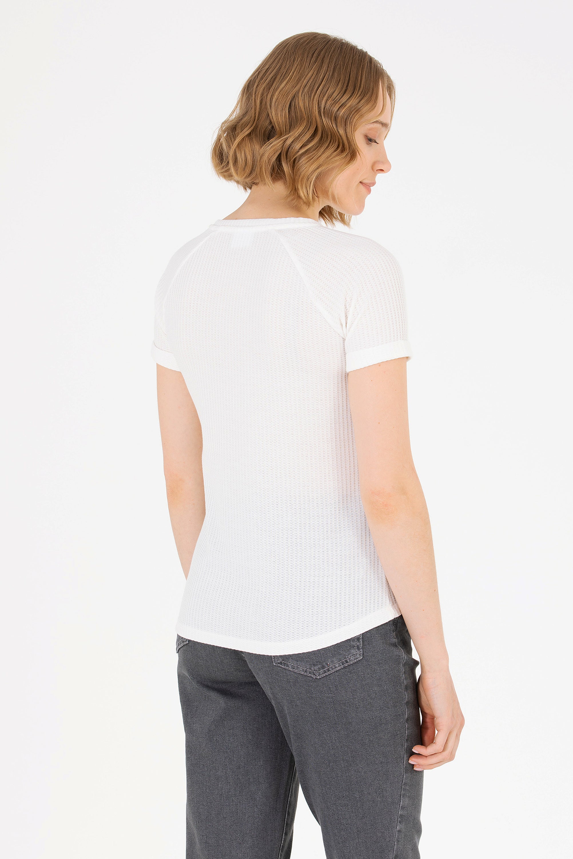 Tricou Slim Fit cu decolteu in V