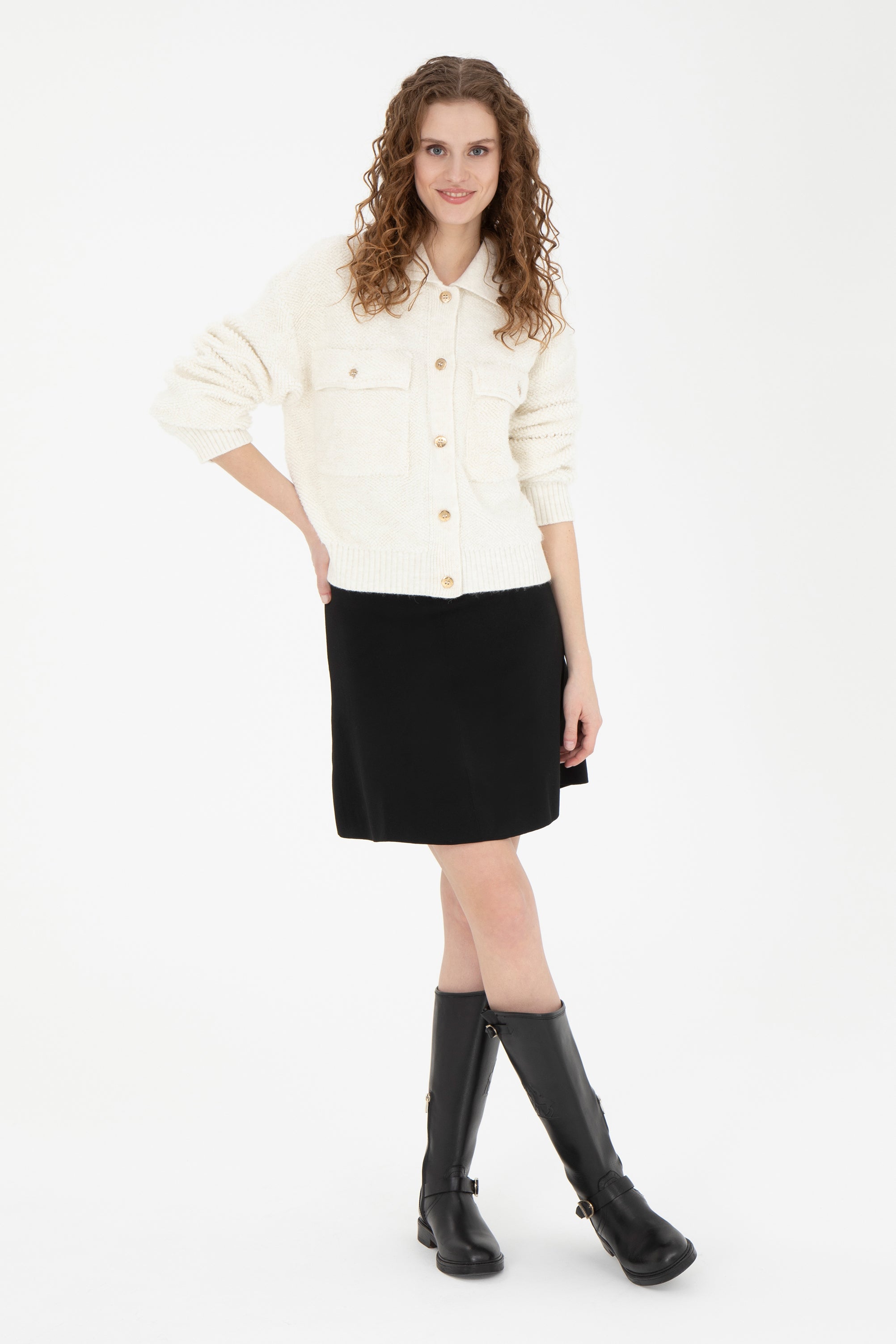 Fusta Evazata pe Negru