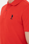 Tricou Polo Slim fit cu logo discret rosu aprins