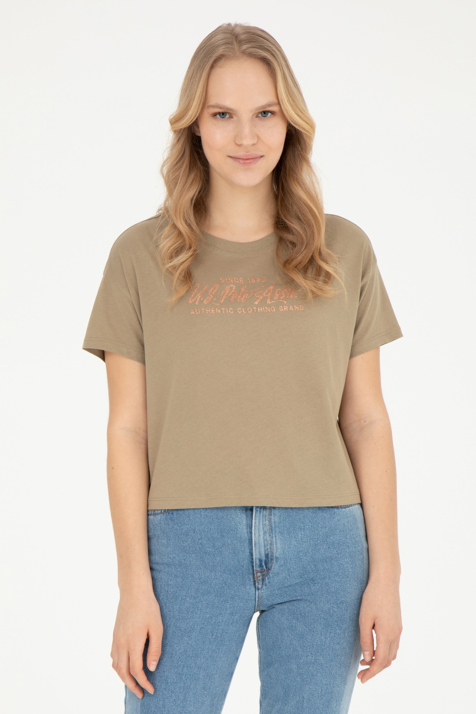 Tricou Damă Pe Kaki Cu Guler Rotund Și Print Text Pe Piept