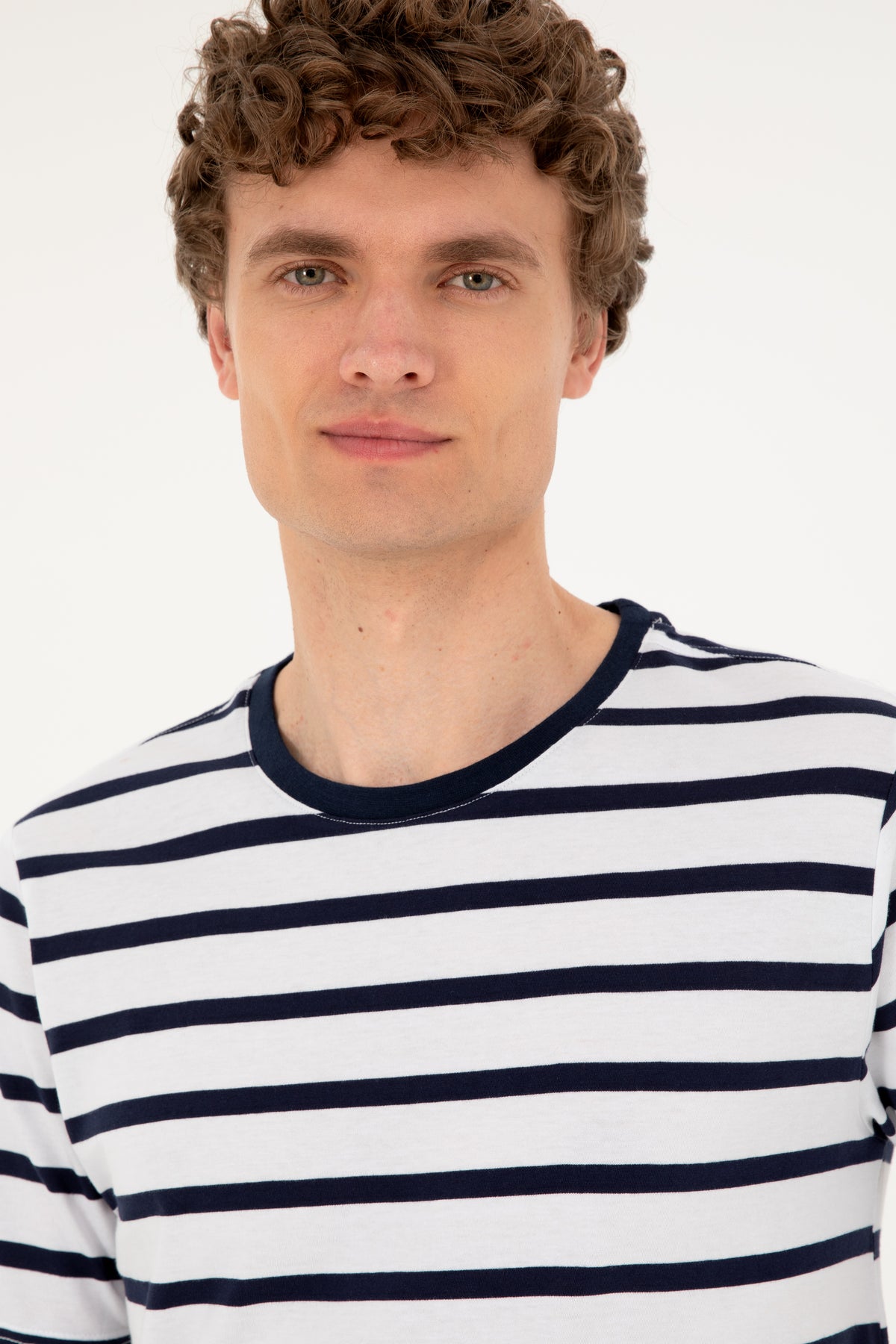 Tricou Bărbați Pe Alb Cu Dungi Bleumarin Cu Guler Rotund