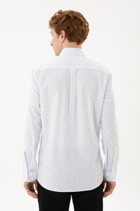 Cămașă Bărbați Alb Cu Model Abstract Albastru Deschis Și Logo Discret