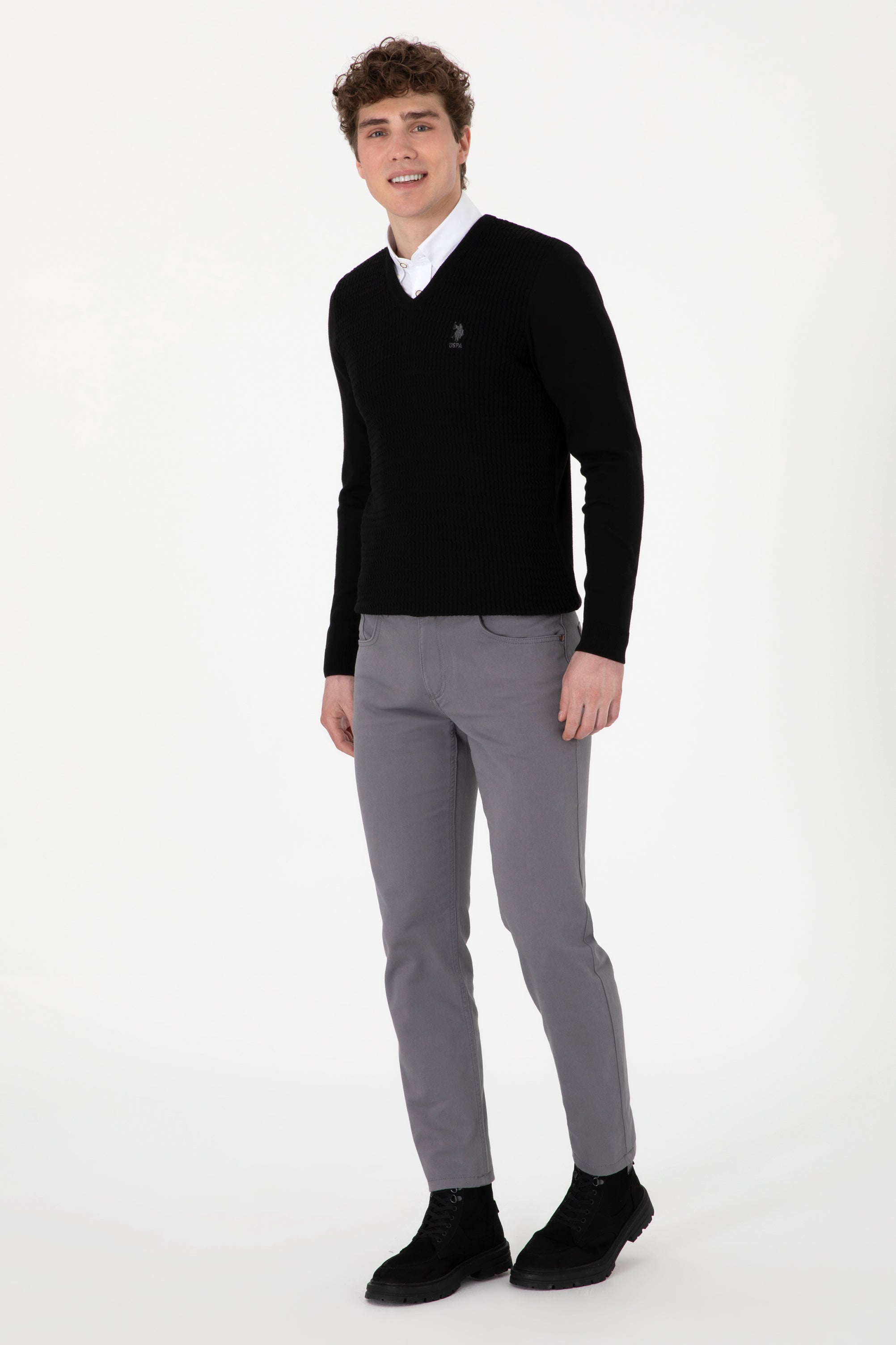 Pulover Barbat Negru Cu Guler in V Si Textura Cable