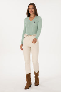 Pulover Dama Pe Verde Cu Guler In V Si Textura Cable