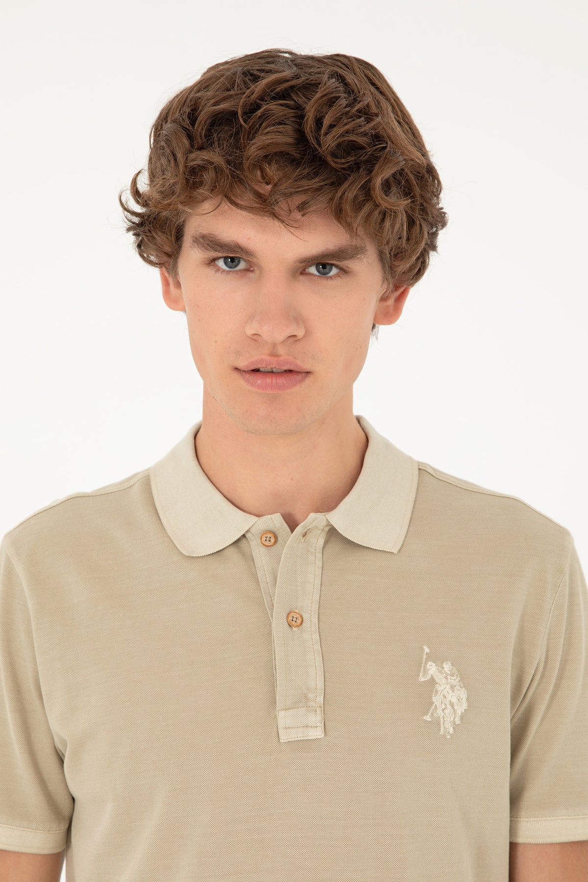 Tricou Polo Bărbați Pe Bej Cu Logo Brodat