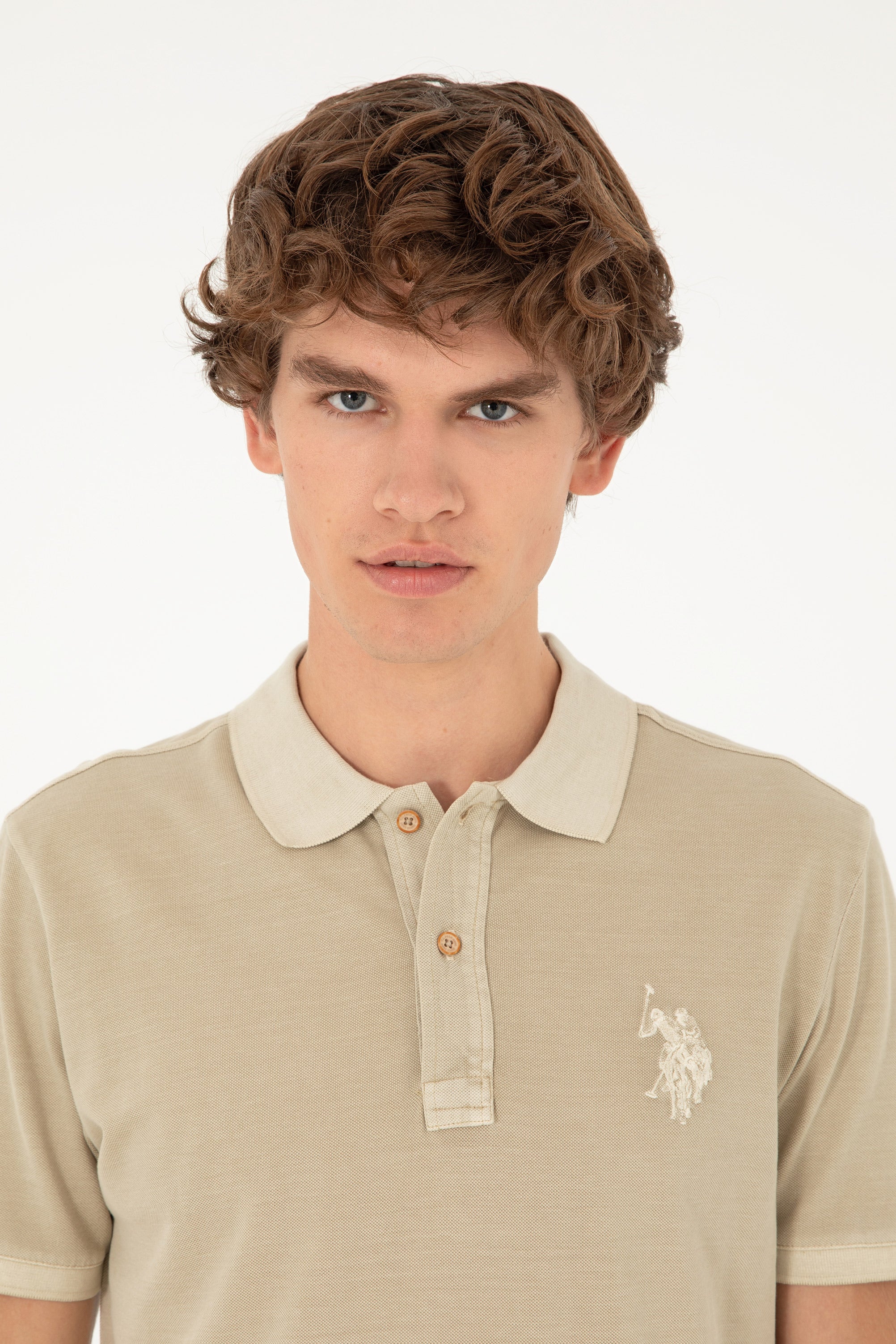 Tricou Polo Bărbați Pe Bej Cu Logo Brodat