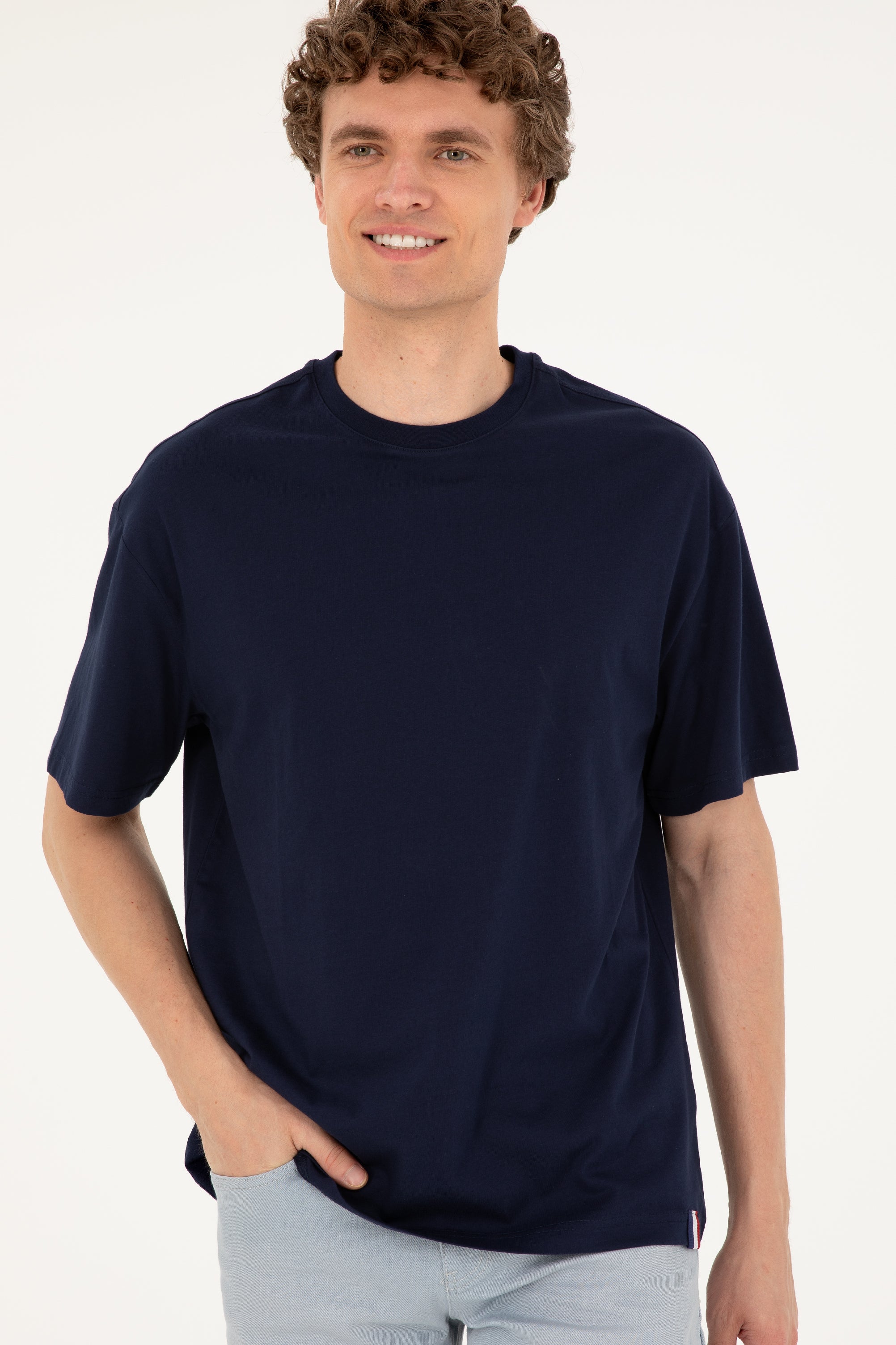 Tricou Bărbați Pe Bleumarin Cu Guler Rotund Oversize