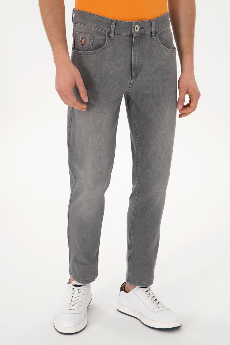 Blugi Barbat Gri  Cu Logo Brodat La Buzunar