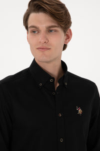 Camasa Barbat Pe Negru Textura De Vara Si Logo Brodat