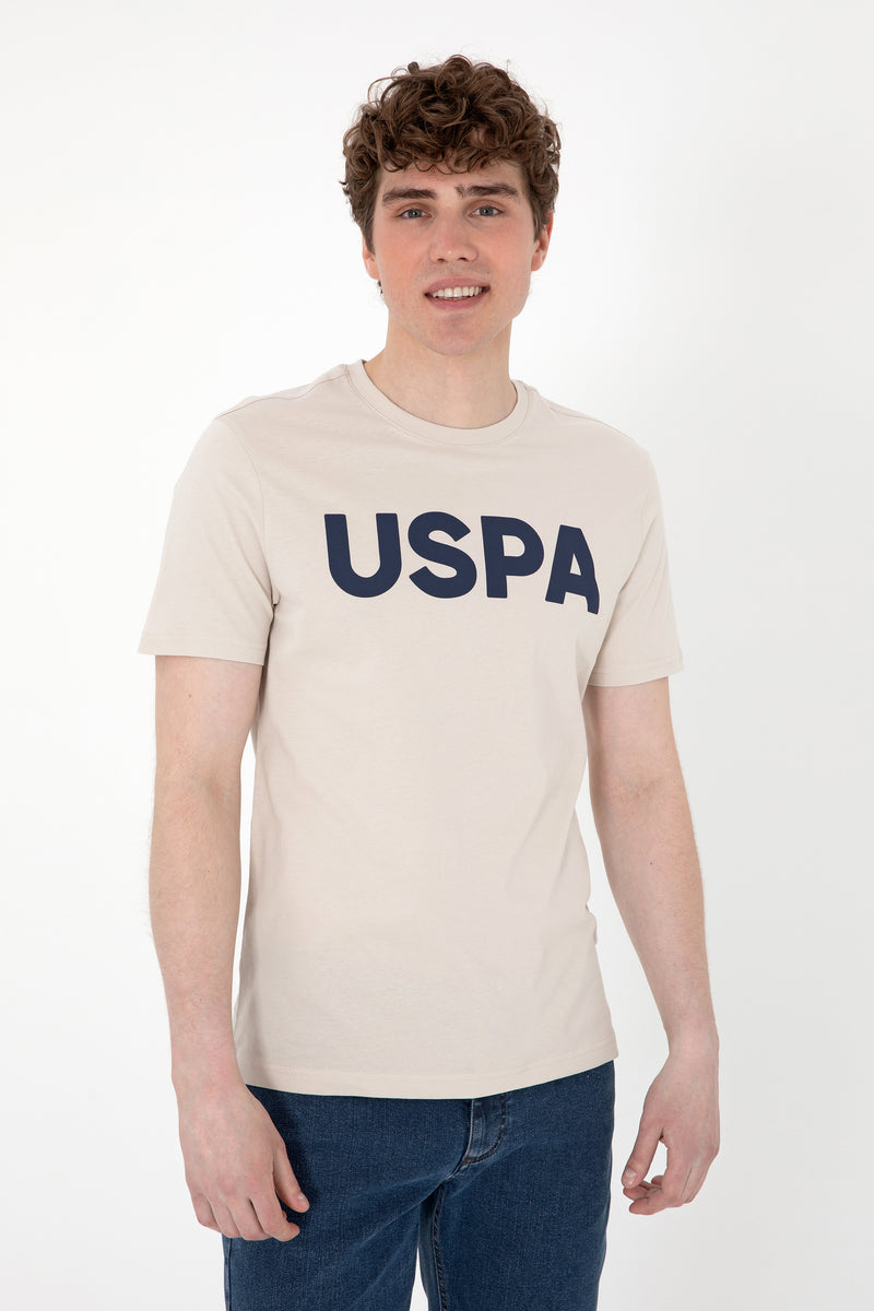 Tricou Barbat Bej Cu Guler Rotund Si Print USPA Pe Piept