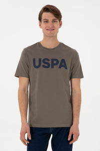 Tricou Barbat Maro Cu Guler Rotund Si Print USPA Pe Piept