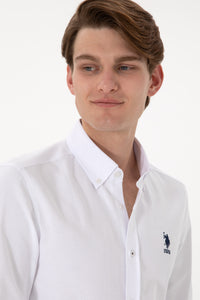 Camasa Barbat Pe Alb Cu Logo Brodat Si Nasturi La Guler