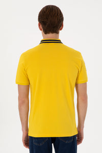 Tricou Polo Barbat Galben Cu Numar Pe Umar Si Dungi Pe Guler