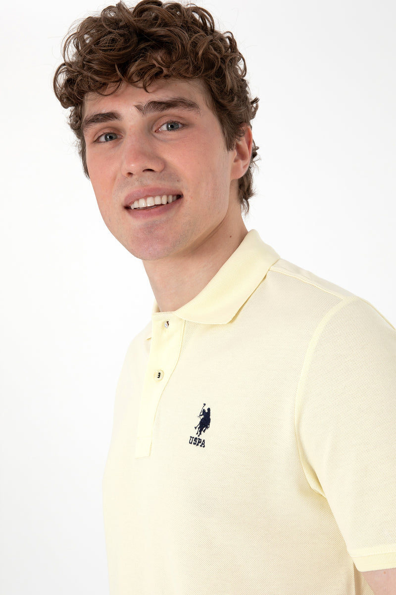 Tricou Polo Barbat Galben Deschis Cu Logo Brodat Si Mic Detaliu La Guler