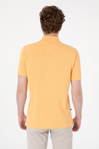 Tricou Polo Barbat Galben Cu Logo Brodat Si Mic Detaliu La Guler