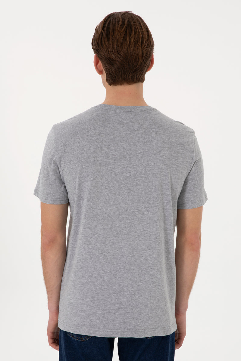 Tricou Barbat Gri Cu Guler Rotund Si Logo Brodat