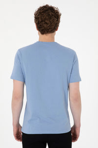 Tricou Barbat Albastru Cu Guler In V Si Logo Brodat