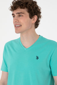 Tricou Barbat Turcoaz Cu Guler In V Si Logo Brodat