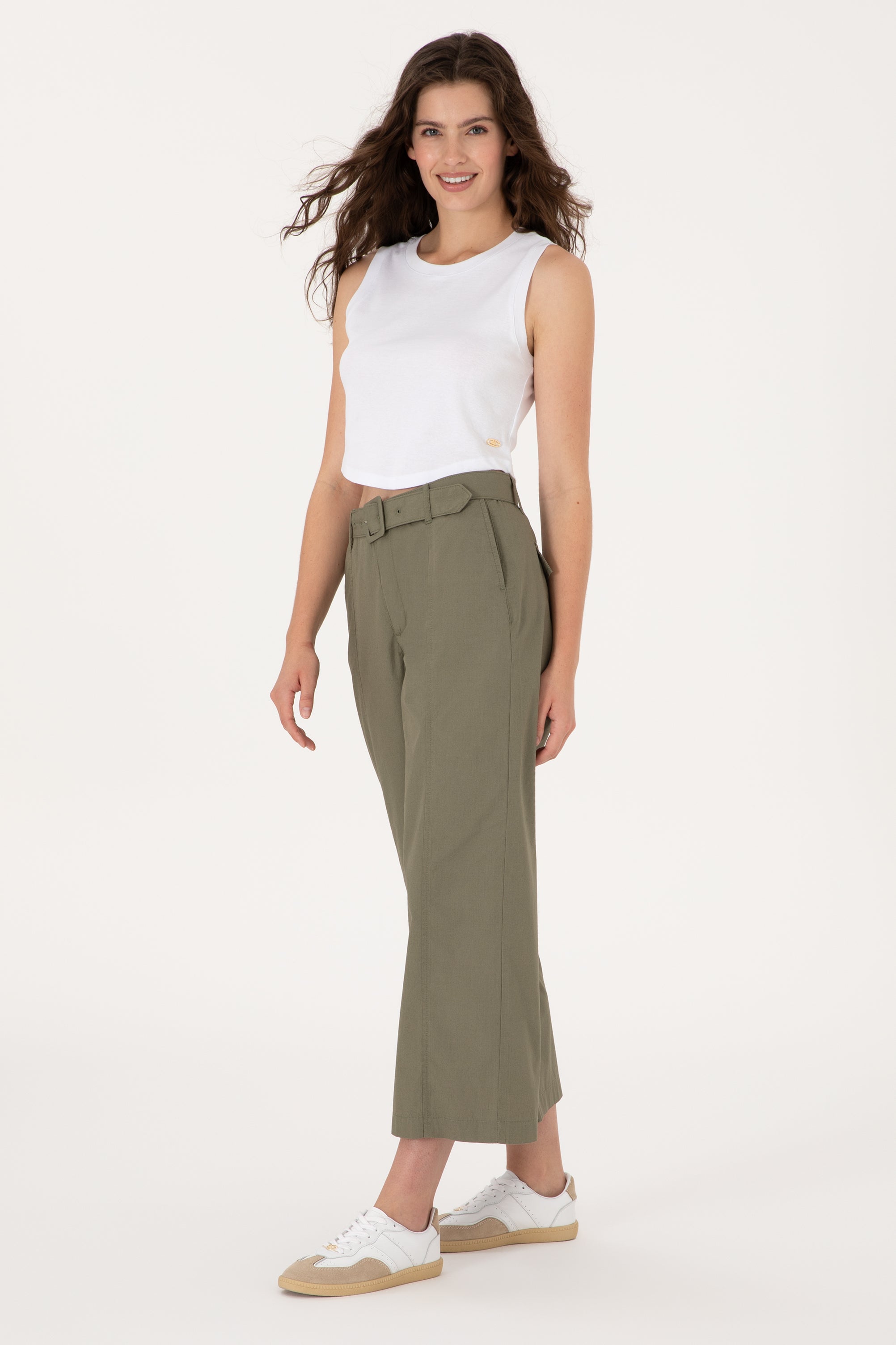 Pantaloni Damă Evazati Pe Kaki 