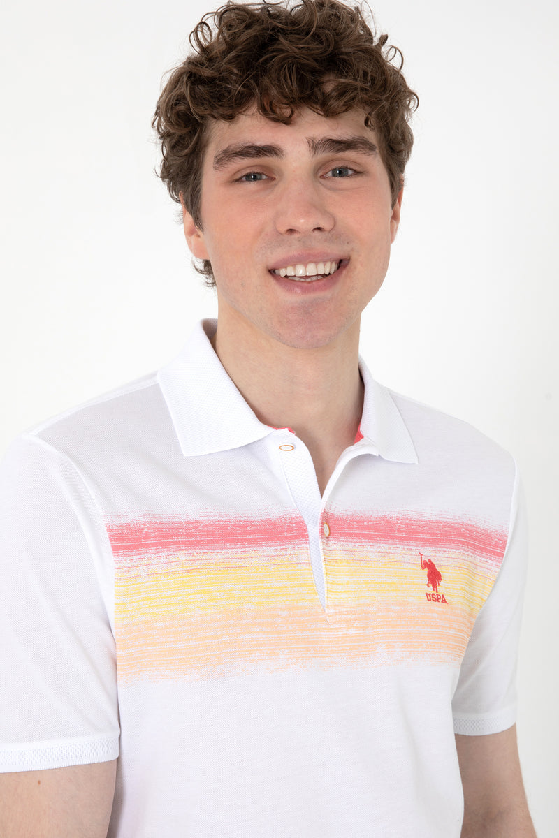 Tricou Polo Alb Barbat Cu Model pe Piept