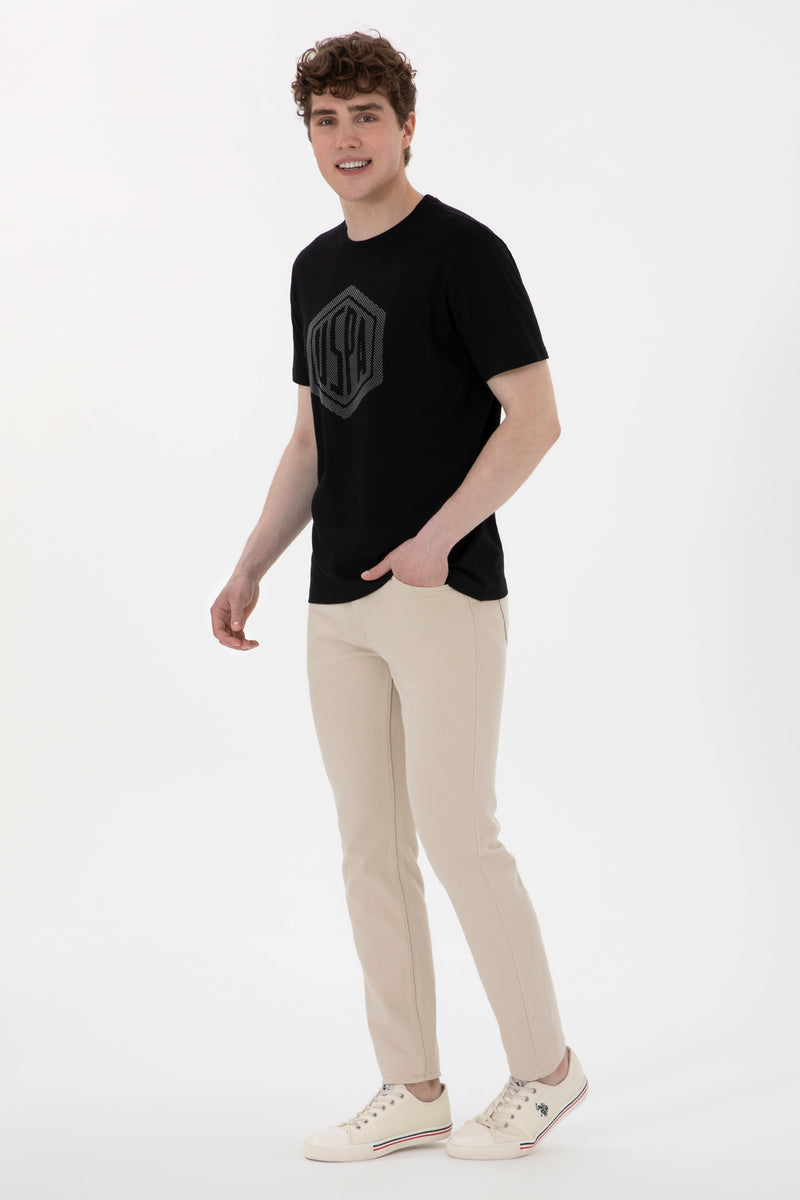 Tricou Barbat Negru cu Model Cauciucat pe Piept