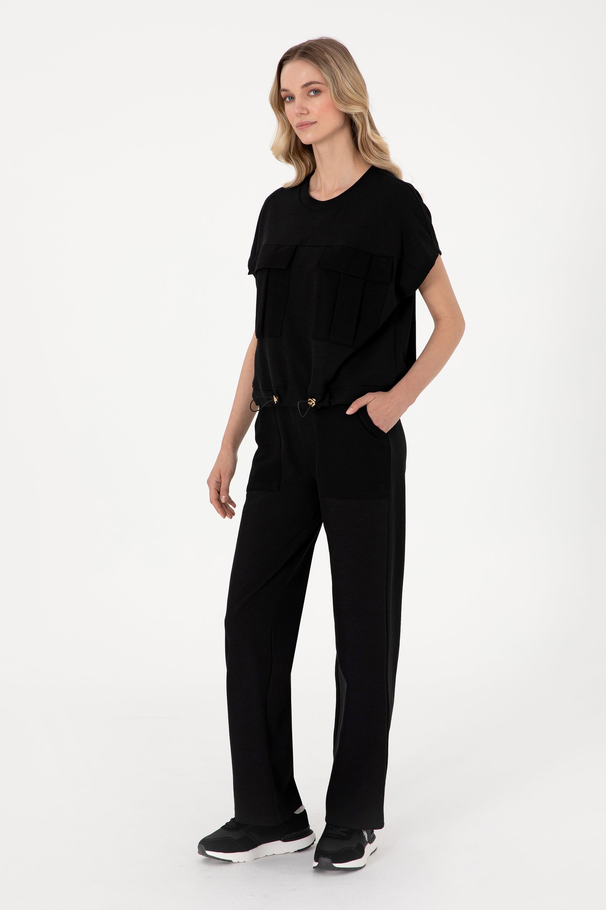 Tricou Damă Negru Cu Decolteu Rotund