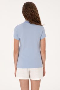 Tricou Polo Damă Albastru Deschis Cu Logo Colorat 