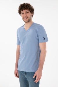 Tricou Bărbați Albastru Cu Decolteu În V Și Logo Brodat Pe Mânecă