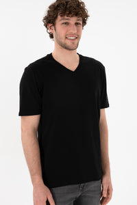 Tricou Bărbați Negru Cu Decolteu În V Și Logo Brodat Pe Mânecă