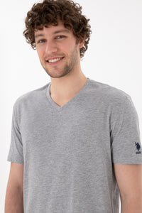 Tricou Bărbați Gri Melange Cu Decolteu În V Și Logo Brodat Pe Mânecă