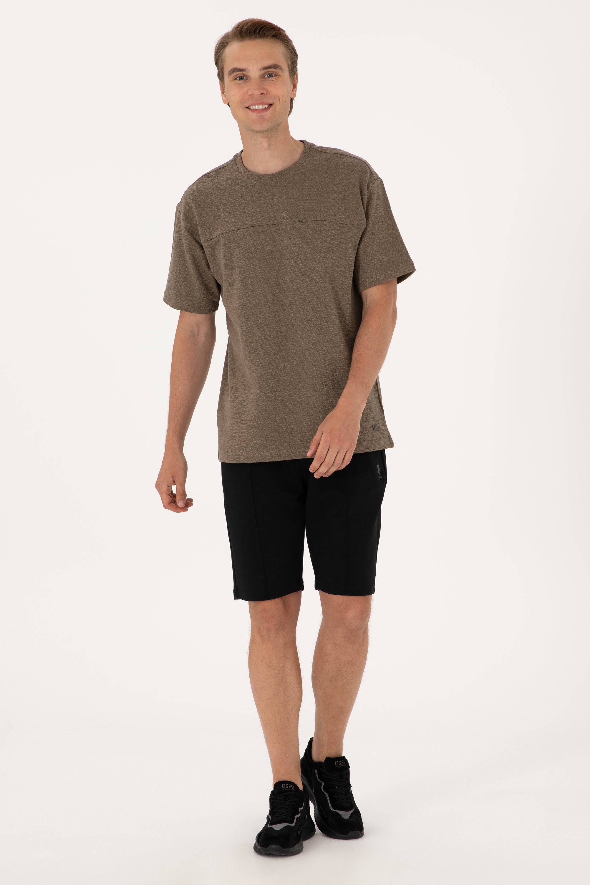 Pantaloni Scurți Bărbați Pe Negru Cu Imprimeu Logo