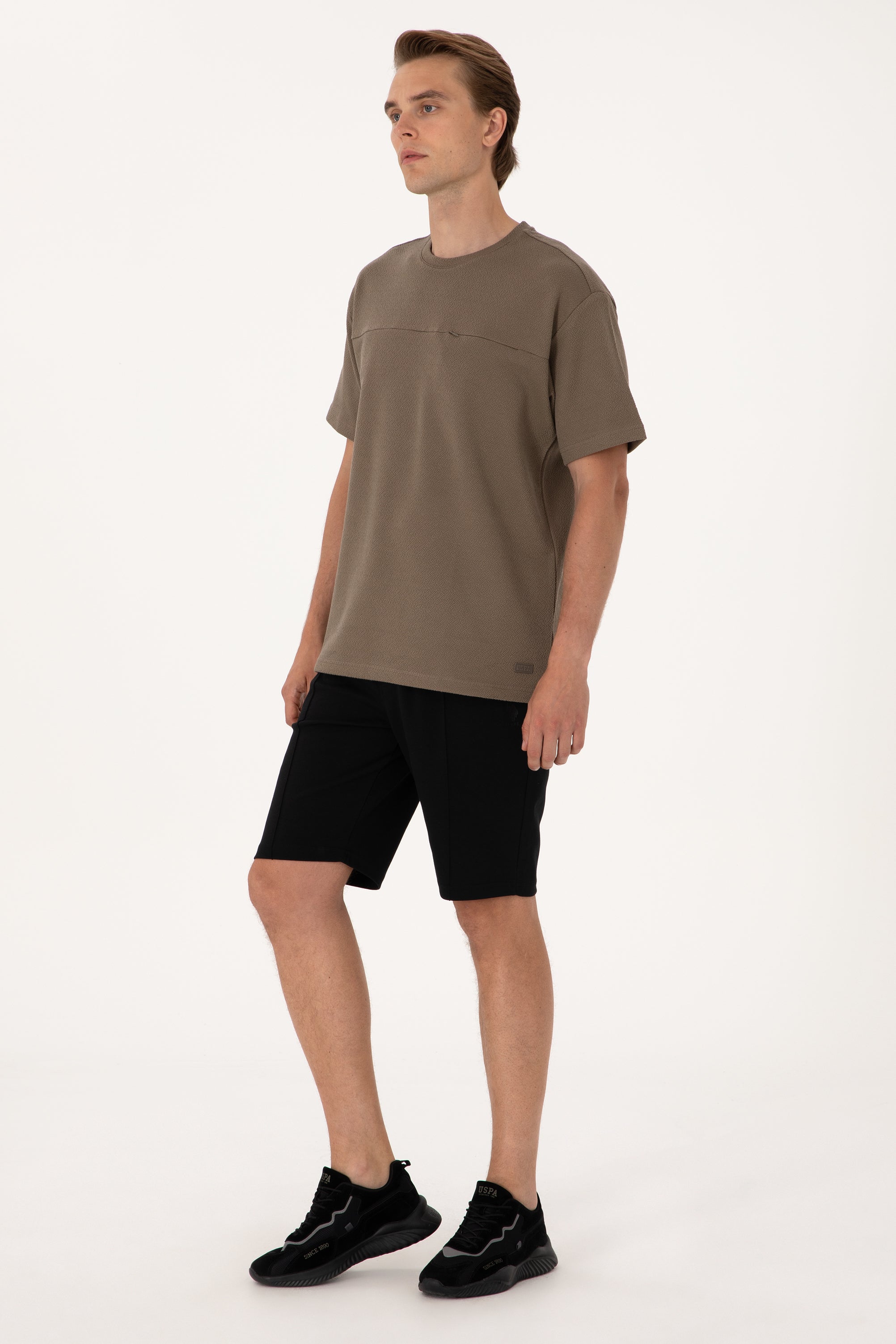 Pantaloni Scurți Bărbați Pe Negru Cu Imprimeu Logo