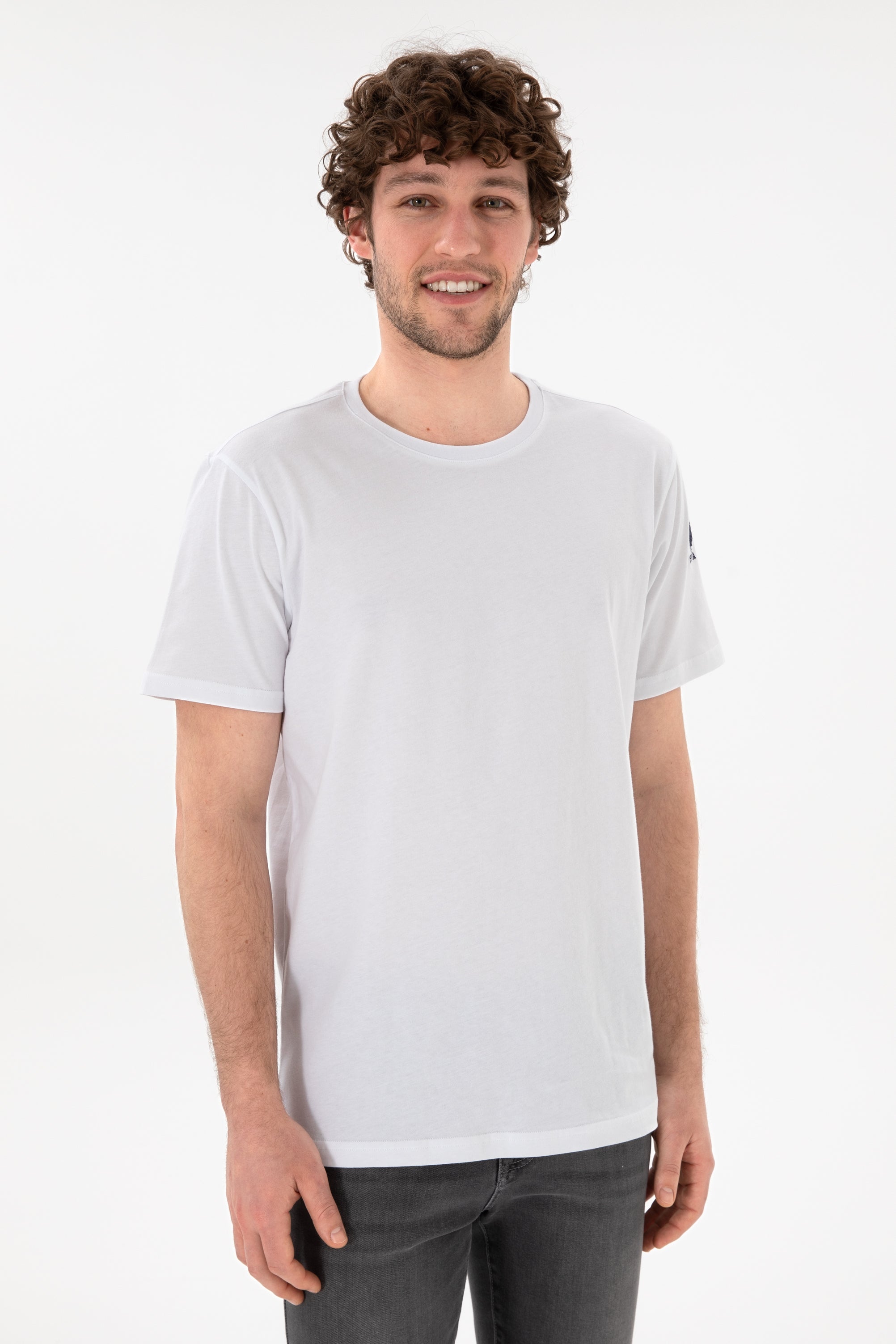 Tricou Bărbați Alb Cu Guler Rotund Și Logo Brodat Pe Mânecă