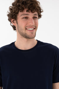 Tricou Bărbați Bleumarin Cu Guler Rotund Și Logo Brodat Pe Mânecă