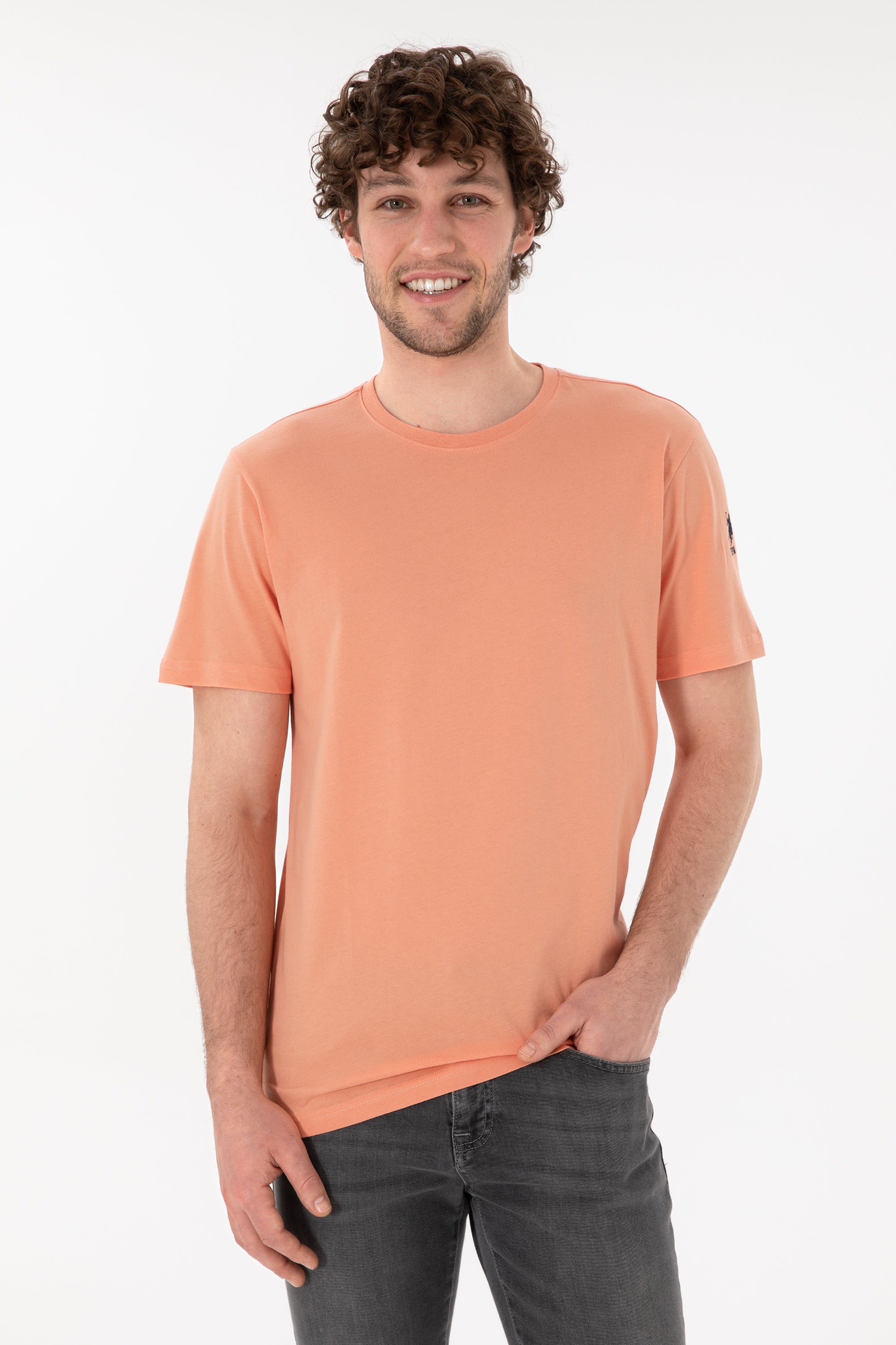 Tricou Bărbați Roz Somon Cu Guler Rotund Și Logo Brodat Pe Mânecă