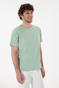 Tricou Bărbați Verde Pal Cu Guler Rotund Și Logo Brodat Pe Mânecă