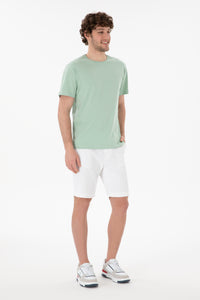 Tricou Bărbați Verde Pal Cu Guler Rotund Și Logo Brodat Pe Mânecă