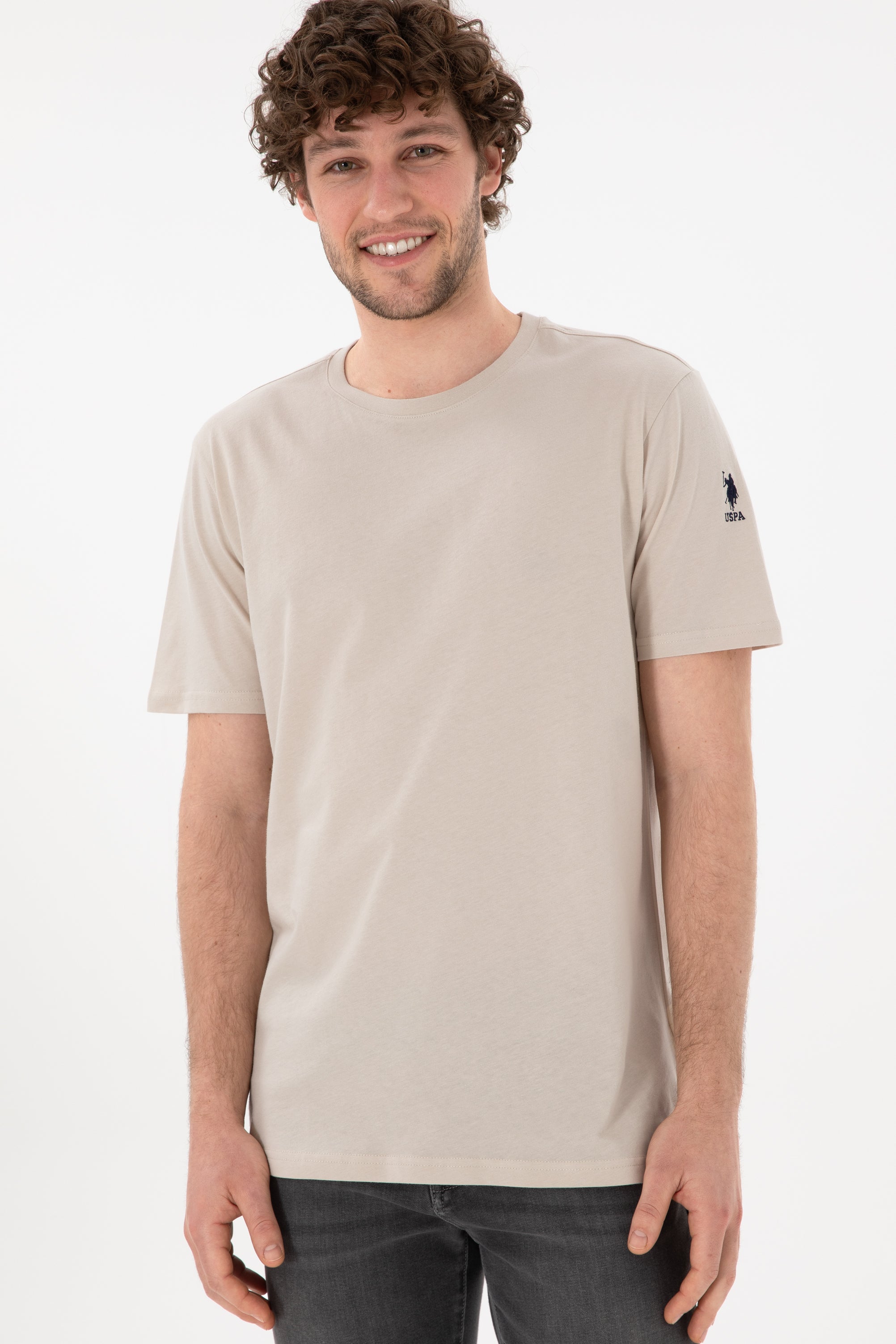 Tricou Bărbați Bej Deschis Cu Guler Rotund Și Logo Brodat Pe Mânecă