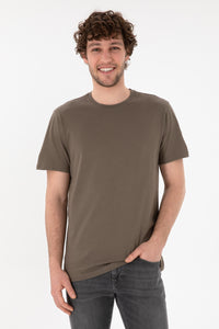 Tricou Bărbați Maro Cu Guler Rotund Și Logo Brodat Pe Mânecă