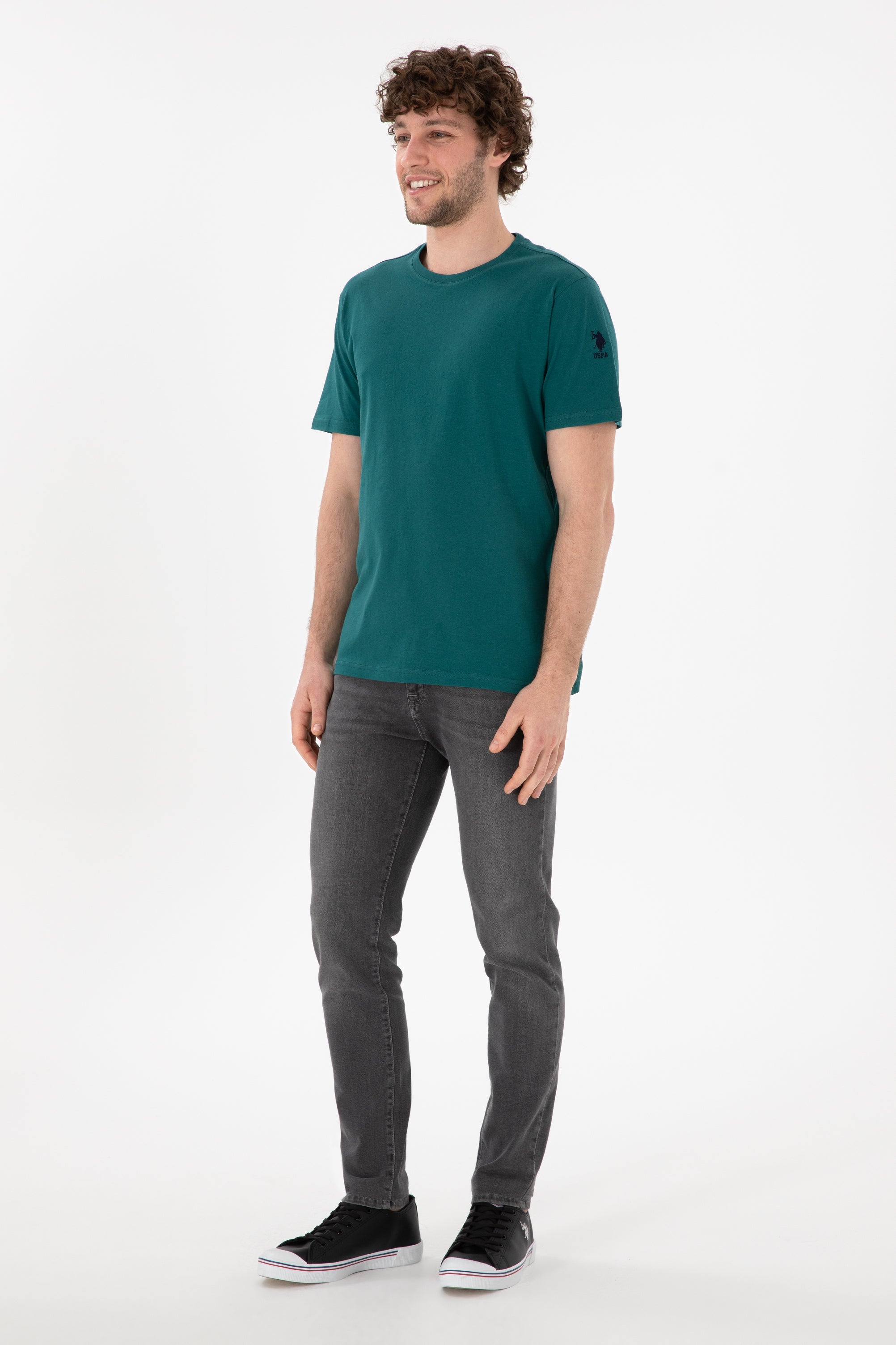 Tricou Bărbați Verde Smarald Cu Guler Rotund Și Logo Brodat Pe Mânecă