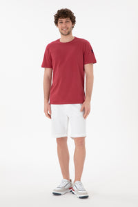 Tricou Bărbați Roșu Cărămiziu Cu Guler Rotund Și Logo Brodat Pe Mânecă