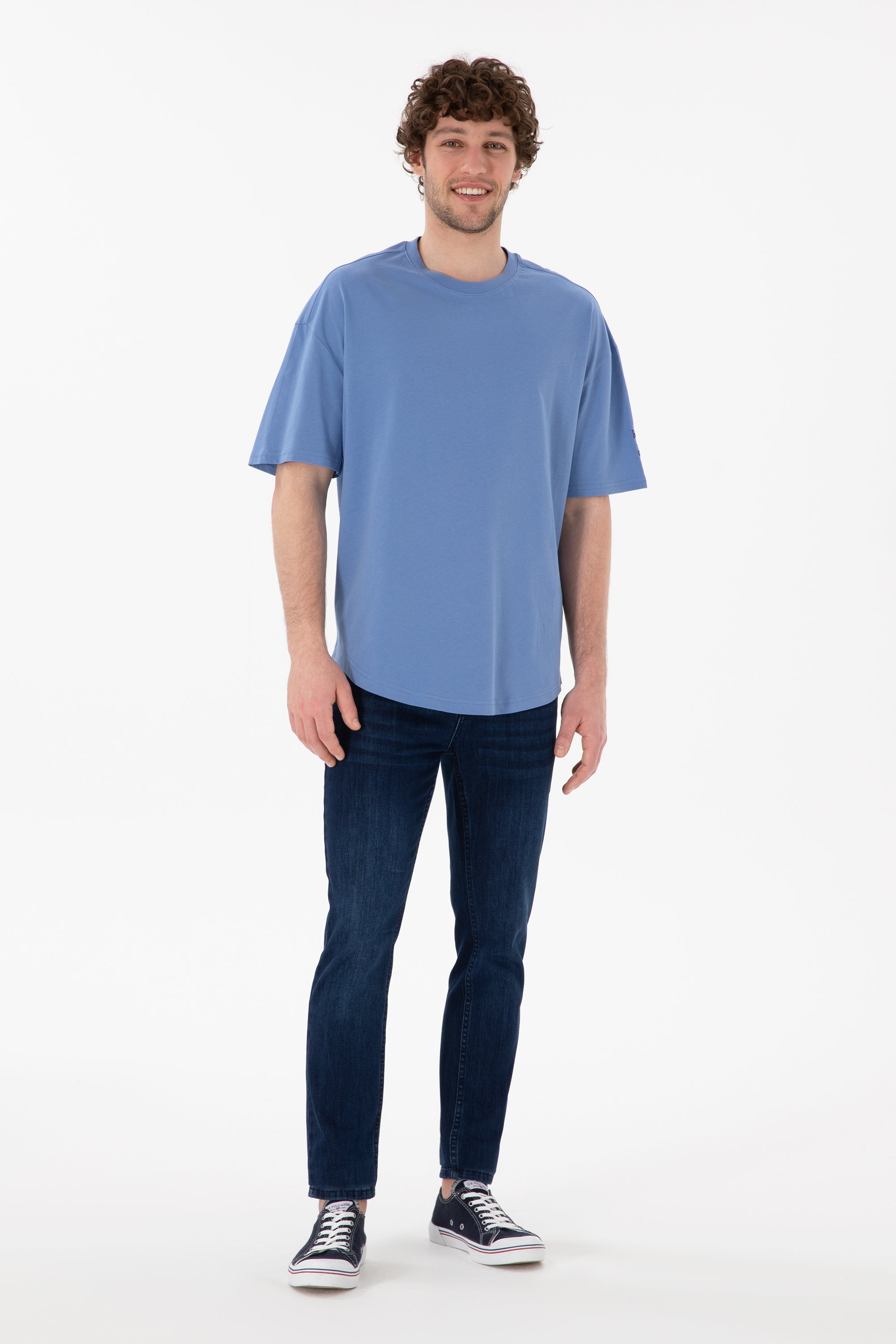 Tricou Bărbați Albastru Prăfuit Oversize Cu Logo Brodat Pe Mânecă 