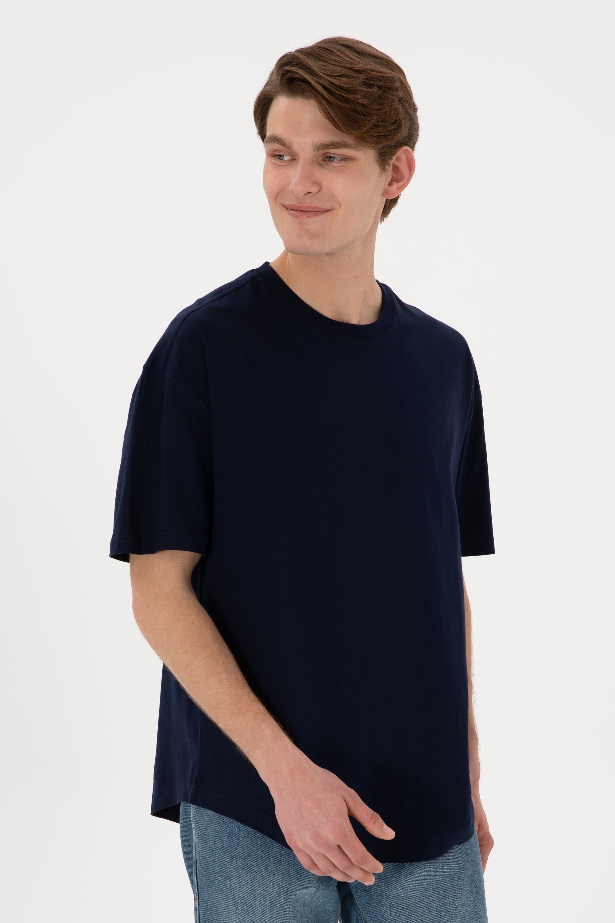 Tricou Bărbați Bleumarin Oversize Cu Logo Brodat Pe Mânecă 