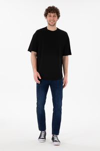 Tricou Bărbați Negru Oversize Cu Logo Brodat Pe Mânecă 