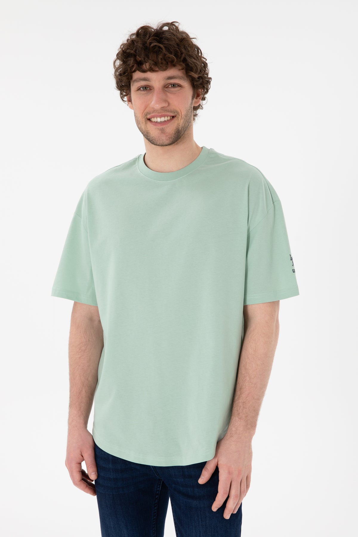 Tricou Bărbați Verde Pal Oversize Cu Logo Brodat Pe Mânecă 