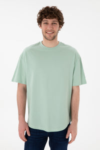 Tricou Bărbați Verde Pal Oversize Cu Logo Brodat Pe Mânecă 