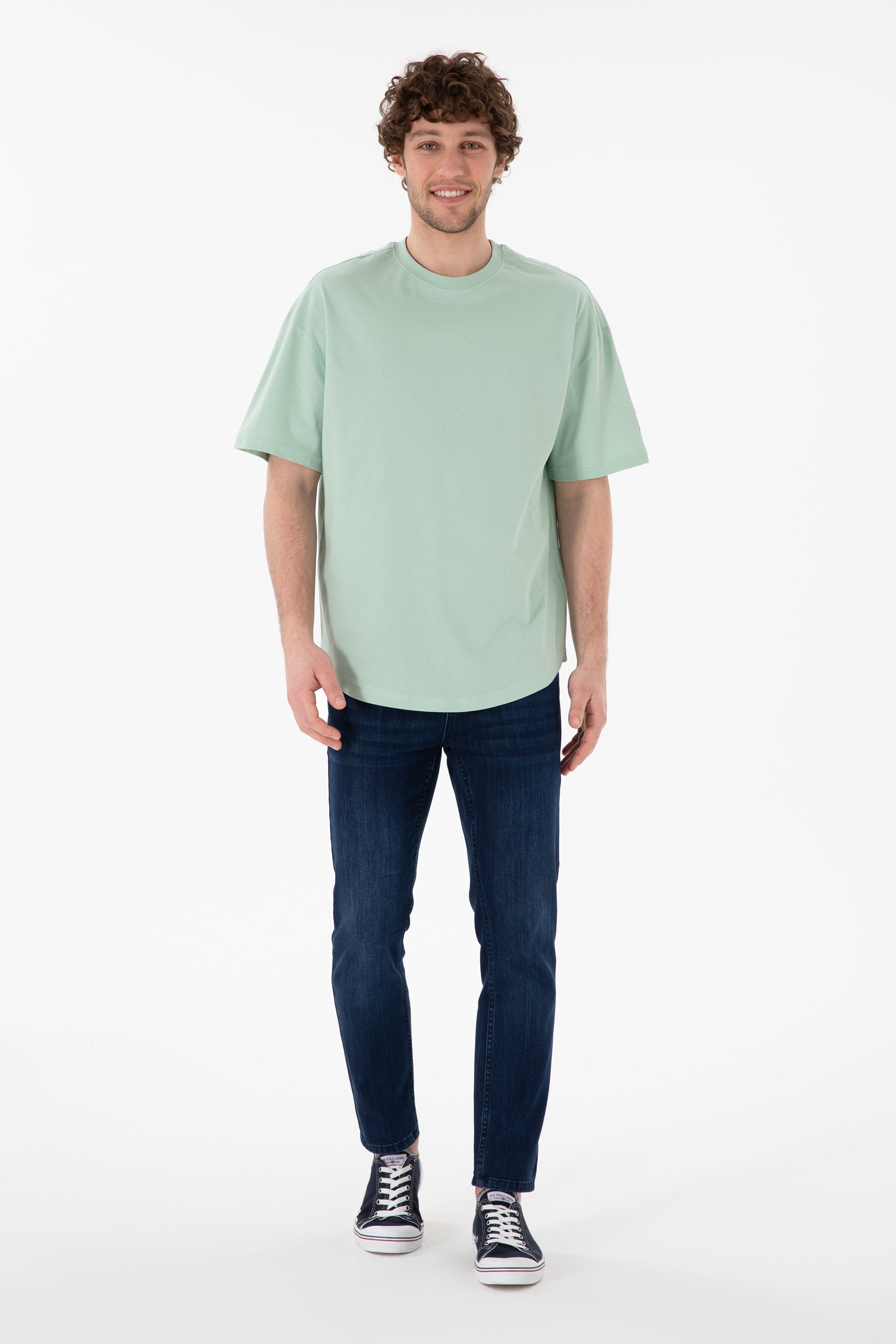 Tricou Bărbați Verde Pal Oversize Cu Logo Brodat Pe Mânecă 