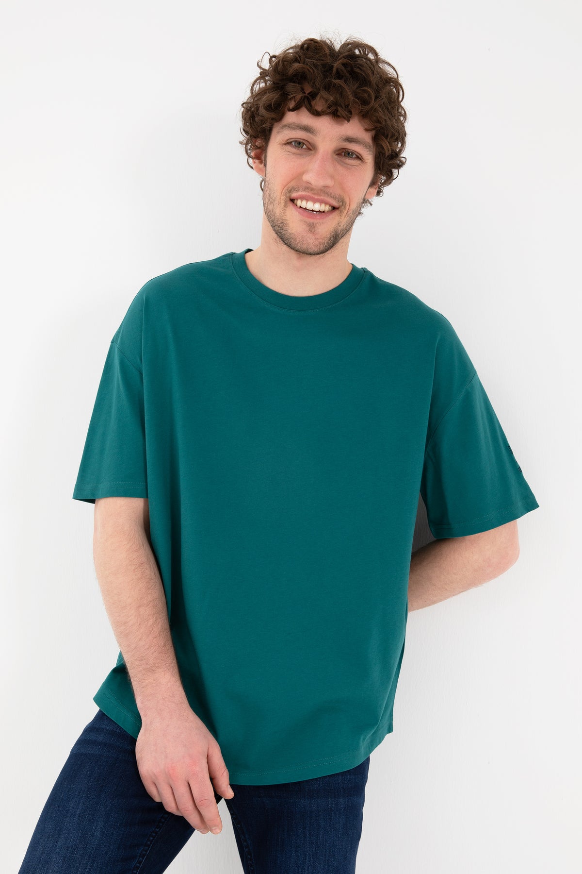 Tricou Bărbați Verde Smarald Oversize Cu Logo Brodat Pe Mânecă 